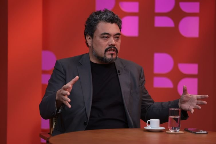 São Paulo (SP), 25/09/2025 - DR com Demori recebe o jornalista, cientista político e professor, Leonardo Sakamoto..Foto: Paulo Pinto/Agência Brasil