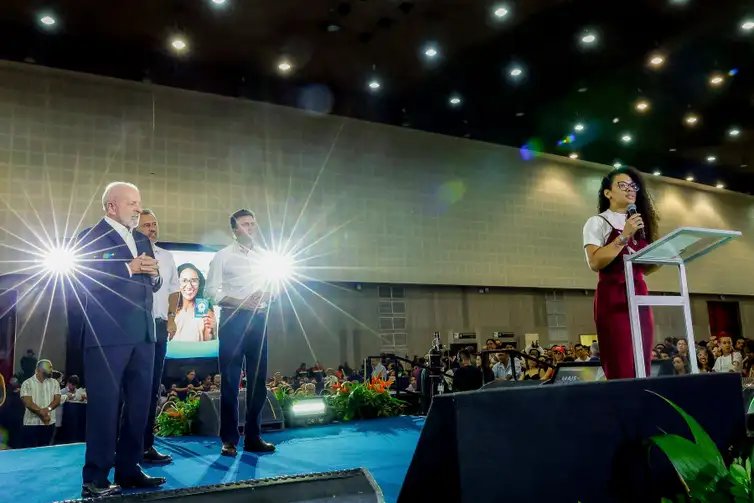 Fortaleza (CE), 03/12/2025 - Presidente da República, Luiz Inácio Lula da Silva, durante cerimônia alusiva à entrega da Carteira Nacional Docente do Brasil (CNDB), realizado no Centro de Eventos do Ceará. Foto: Ricardo Stuckert/PR