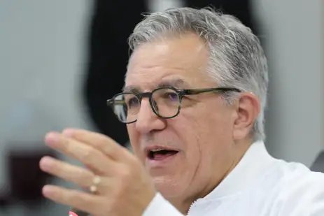 Brasília (DF) 25/11/2025 - O ministro da Saúde, Alexandre Padilha, anuncia durante café com lideranças evangélicas a compra da vacina contra o vírus sincicial respiratório (VSR) e o cronograma de distribuição aos estados.  Foto: Fabio Rodrigues-Pozzebom/ Agência Brasil