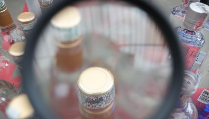 1760545964_bebidas-na-lupa.jpg © Agência SP/Divulgação