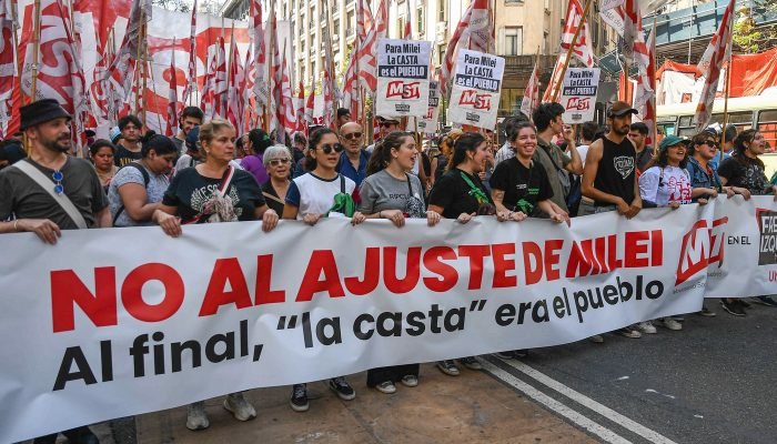 2023-12-21t000000z_103304579_mt1ltana000vt3lrn_rtrmadp_3_america-argentina-buenos-aires-demostration.jpeg © Alfredo Luna/Ulan/Pool / Latin America News Agency via Reuters Connect