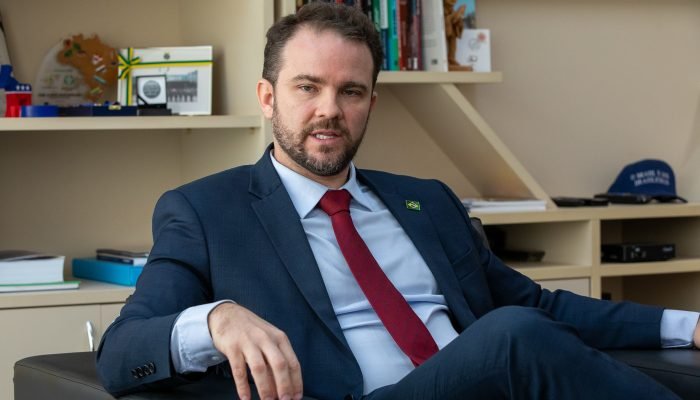 Ministro da Fazenda vê como provável acionamento da Lei da Reciprocidade. (Foto: Washington Cos...