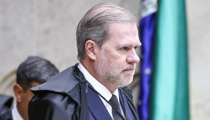 Ministro havia se afastado de julgamento de CPI horas antes de anunciar que não participará de ...