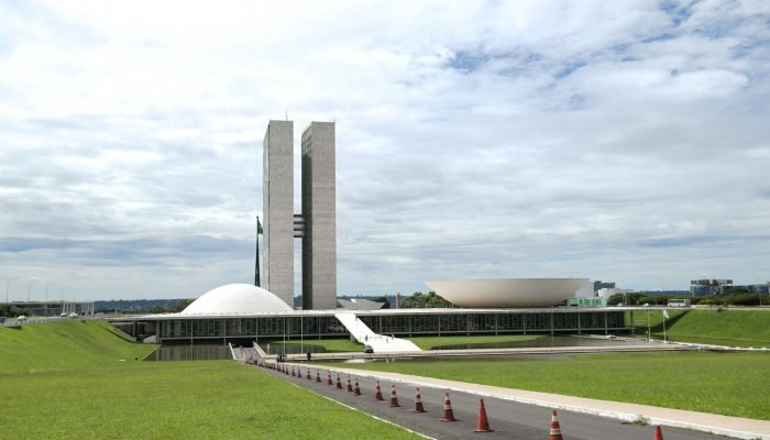 Expectativa do governo é que texto entre em vigor em maio, mas acordo depende de aprovação de ...