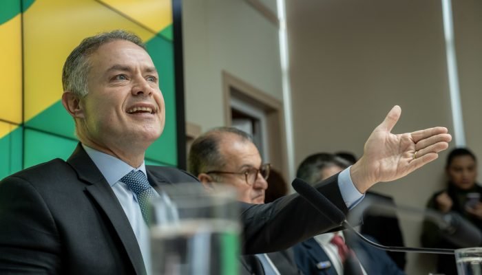 Ministro dos Transportes anunciou medidas para conter insatisfação, mas categoria segue em esta...