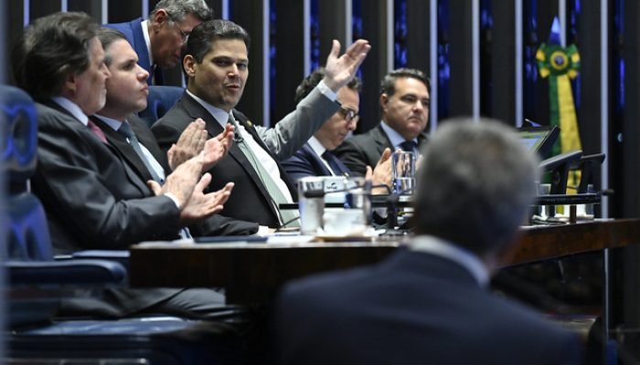 Presidente do Senado, Davi Alcolumbre, e o da Câmara, Hugo Motta, seguem no comando ate 2027. (F...