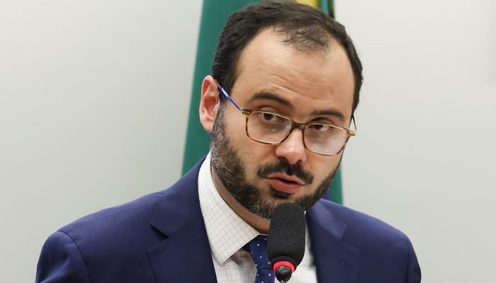 Paulo Pereira, ministro do Empreendedorismo. Medidas para MEIs incluem aumento de limite e parcel...