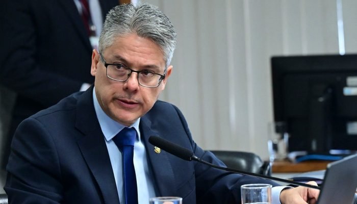 Relator da CPI do Crime Organizado, senador Alessandro Vieira (MDB-SE) apontou crime de responsab...