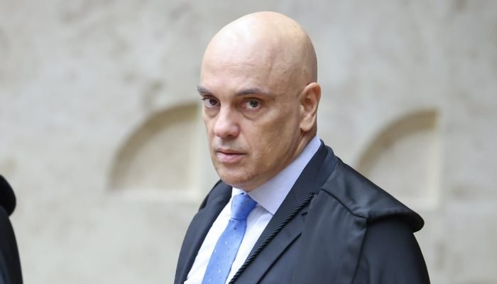 Esposa de Moraes teve contrato de R$ 129 milhões com o Master. Senador desconfia que honorários...