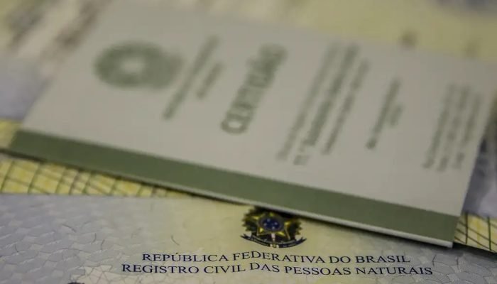 De acordo com o Conselho Nacional de Justiça (CNJ), 5,5 milhões de crianças não possuem o nom...