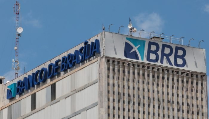 Diretores e superintendentes teriam dado aval a negócios fraudulentos entre o BRB e o Banco Mast...