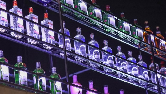 fiscalizacao_em_distribuidoras_de_bebidas_03_0.jpg © Sandro Araújo/Agência Saúde DF