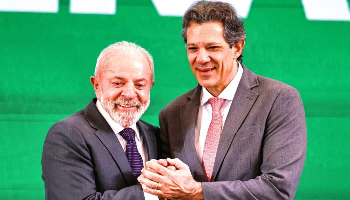 Dados contradizem narrativa do governo Lula sobre "rombo fiscal" deixado pelo governo Bolsonaro. ...