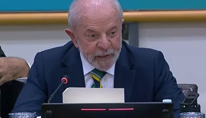 lulafloreta_0.jpg © CanalGov/Reprodução