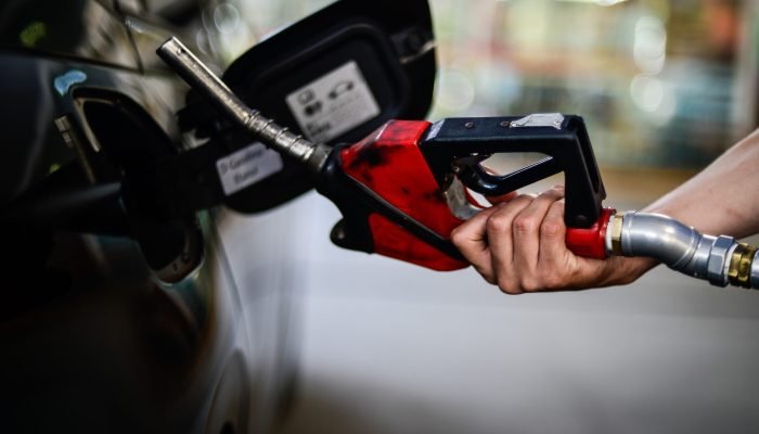 Barril de petróleo Brent recuou ao menor patamar em três meses após o anúncio do acordo de pa...
