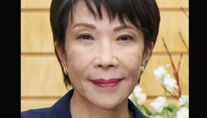 sanae_taikichi.jpg © Sanae Takaichi/Wihipédia